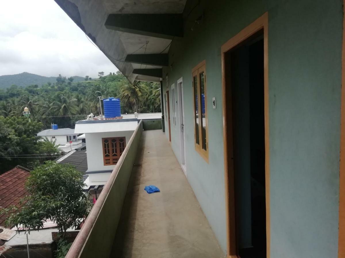 Hotel Binu ปาลักกัด ภายนอก รูปภาพ